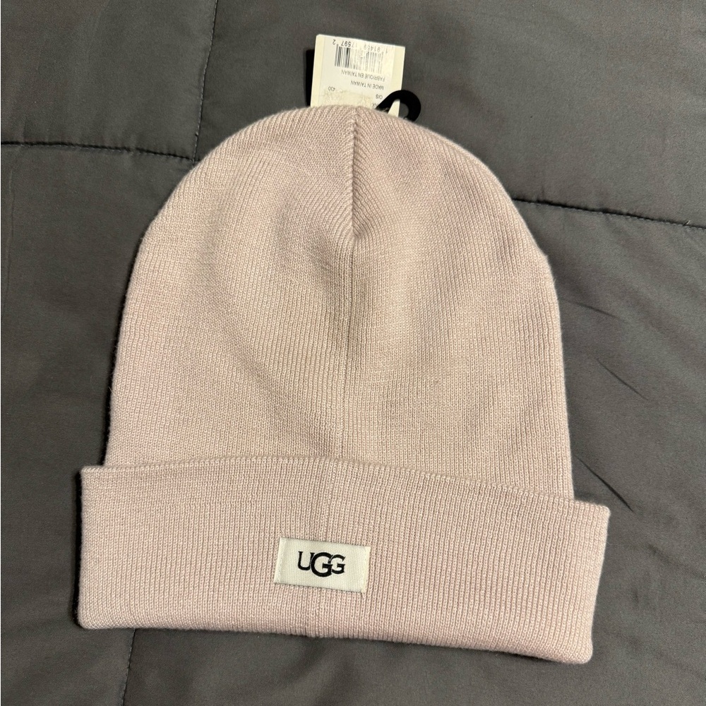 UGG Light Pink/Light Purple Infinity Knit Scarf and matching Knit Hat - Picture 5 of 5